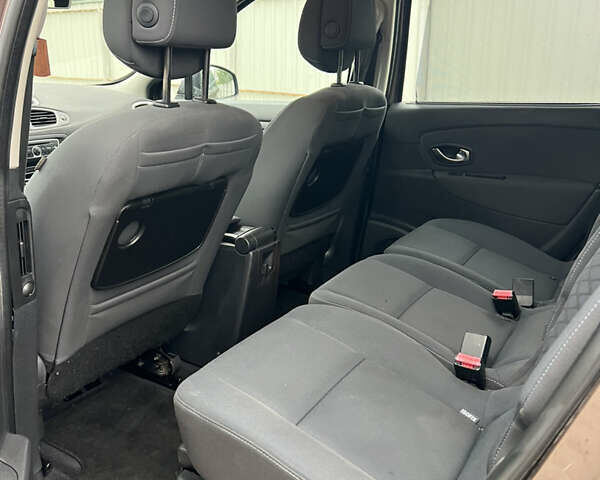 Коричневий Рено Гранд Сценік, об'ємом двигуна 1.6 л та пробігом 280 тис. км за 7350 $, фото 6 на Automoto.ua