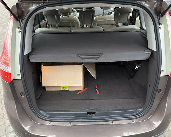 Коричневый Рено Гранд Сценик, объемом двигателя 1.4 л и пробегом 203 тыс. км за 6700 $, фото 16 на Automoto.ua