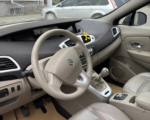 Коричневый Рено Гранд Сценик, объемом двигателя 1.4 л и пробегом 203 тыс. км за 6700 $, фото 10 на Automoto.ua