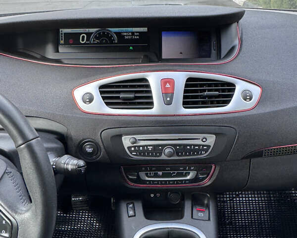 Рено Гранд Сценик 2010 в Полтаве на Automoto.ua Коричневый Рено Гранд Сценик, объемом двигателя 1.4 л и пробегом 198 тыс. км за 6950 $, фото 12 на Automoto.ua