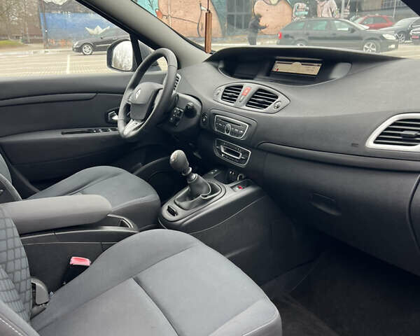 Коричневий Рено Гранд Сценік, об'ємом двигуна 1.6 л та пробігом 280 тис. км за 7350 $, фото 5 на Automoto.ua