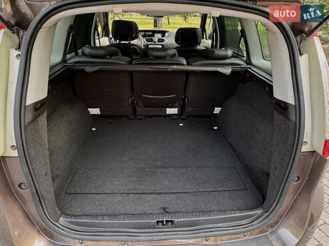 Коричневый Рено Гранд Сценик, объемом двигателя 2 л и пробегом 203 тыс. км за 8000 $, фото 26 на Automoto.ua