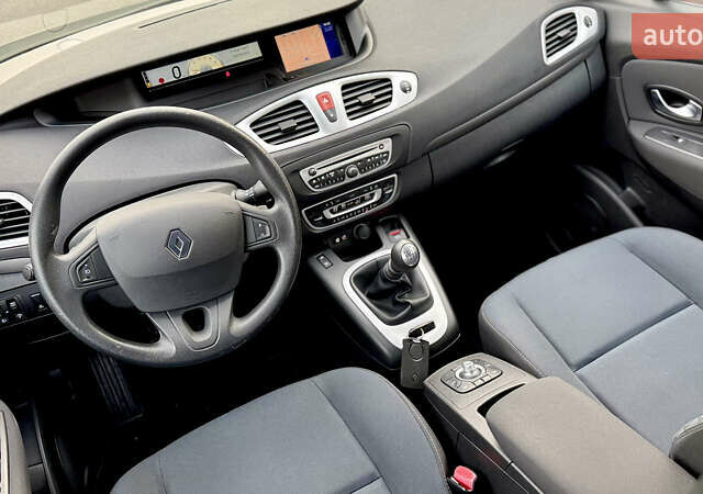 Коричневый Рено Гранд Сценик, объемом двигателя 1.4 л и пробегом 143 тыс. км за 7700 $, фото 11 на Automoto.ua