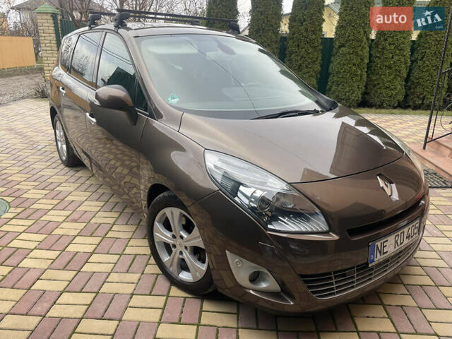 Коричневый Рено Гранд Сценик, объемом двигателя 2 л и пробегом 241 тыс. км за 8600 $, фото 4 на Automoto.ua