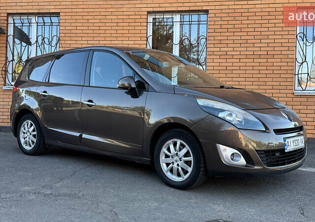 Коричневый Рено Гранд Сценик, объемом двигателя 1.9 л и пробегом 287 тыс. км за 7200 $, фото 1 на Automoto.ua