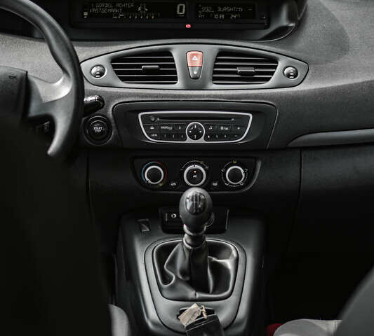 Коричневый Рено Гранд Сценик, объемом двигателя 1.5 л и пробегом 180 тыс. км за 7650 $, фото 20 на Automoto.ua