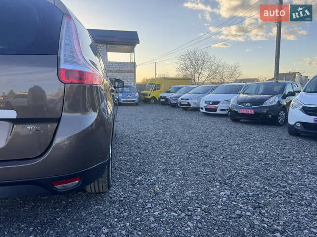 Рено Гранд Сценик 2010 в Звенигородка на Automoto.ua Коричневый Рено Гранд Сценик, объемом двигателя 1.4 л и пробегом 140 тыс. км за 6990 $, фото 26 на Automoto.ua