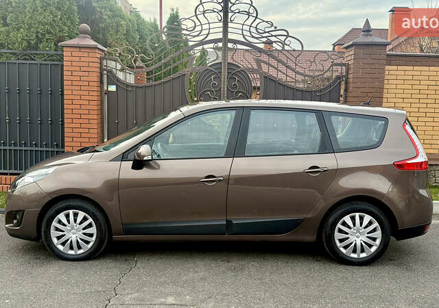 Коричневый Рено Гранд Сценик, объемом двигателя 1.4 л и пробегом 143 тыс. км за 7700 $, фото 2 на Automoto.ua