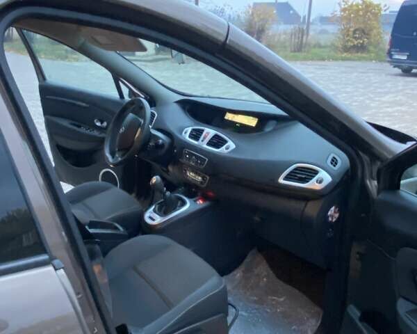 Коричневый Рено Гранд Сценик, объемом двигателя 1.4 л и пробегом 135 тыс. км за 6900 $, фото 12 на Automoto.ua