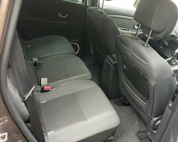 Коричневый Рено Гранд Сценик, объемом двигателя 2 л и пробегом 241 тыс. км за 8600 $, фото 40 на Automoto.ua