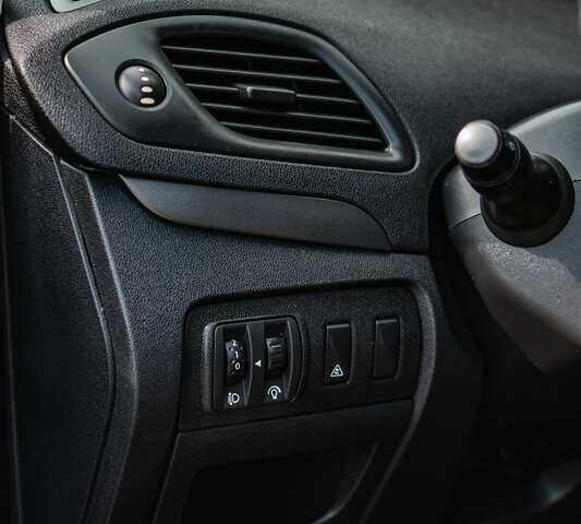 Коричневый Рено Гранд Сценик, объемом двигателя 1.5 л и пробегом 180 тыс. км за 7650 $, фото 32 на Automoto.ua