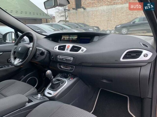 Коричневий Рено Гранд Сценік, об'ємом двигуна 1.87 л та пробігом 332 тис. км за 7499 $, фото 13 на Automoto.ua