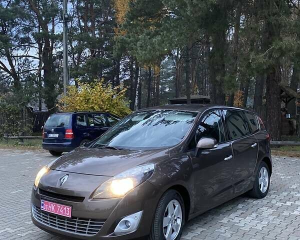 Коричневый Рено Гранд Сценик, объемом двигателя 1.4 л и пробегом 135 тыс. км за 6900 $, фото 2 на Automoto.ua