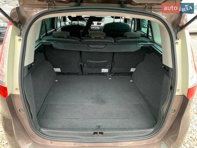 Коричневий Рено Гранд Сценік, об'ємом двигуна 1.87 л та пробігом 332 тис. км за 7499 $, фото 22 на Automoto.ua