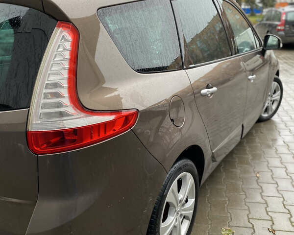 Коричневый Рено Гранд Сценик, объемом двигателя 1.5 л и пробегом 233 тыс. км за 6999 $, фото 13 на Automoto.ua