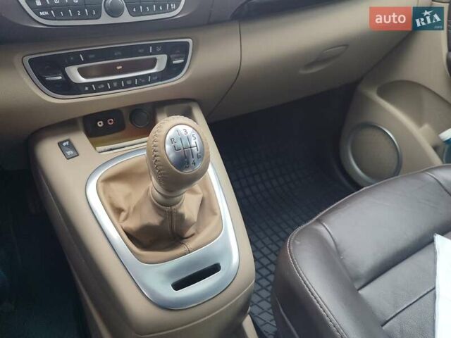 Коричневый Рено Гранд Сценик, объемом двигателя 1.9 л и пробегом 247 тыс. км за 7500 $, фото 15 на Automoto.ua