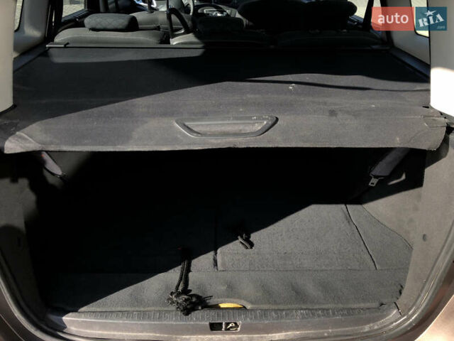 Рено Гранд Сценик 2010 в Киеве на Automoto.ua Коричневый Рено Гранд Сценик, объемом двигателя 1.4 л и пробегом 230 тыс. км за 5500 $, фото 14 на Automoto.ua