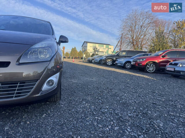 Рено Гранд Сценик 2010 в Звенигородка на Automoto.ua Коричневый Рено Гранд Сценик, объемом двигателя 1.4 л и пробегом 140 тыс. км за 6990 $, фото 2 на Automoto.ua