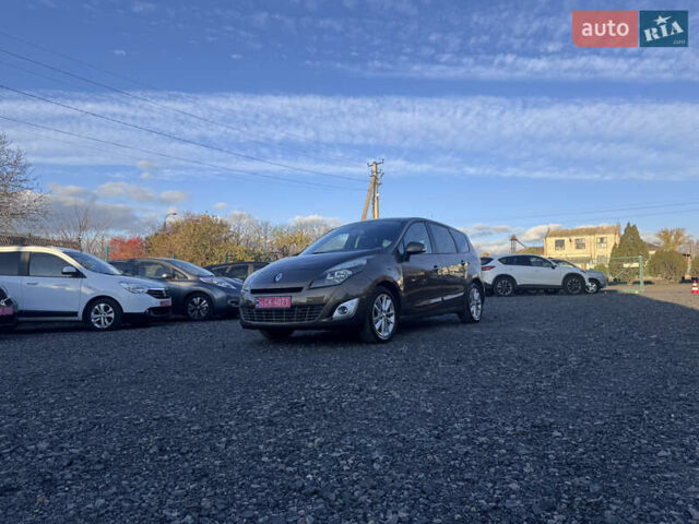 Рено Гранд Сценик 2010 в Звенигородка на Automoto.ua Коричневый Рено Гранд Сценик, объемом двигателя 1.4 л и пробегом 140 тыс. км за 6990 $, фото 6 на Automoto.ua