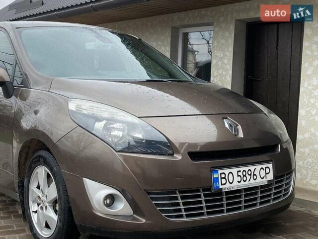Коричневий Рено Гранд Сценік, об'ємом двигуна 1.87 л та пробігом 200 тис. км за 8250 $, фото 23 на Automoto.ua