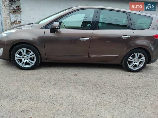 Коричневый Рено Гранд Сценик, объемом двигателя 1.9 л и пробегом 247 тыс. км за 7500 $, фото 9 на Automoto.ua