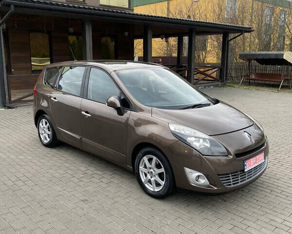 Коричневый Рено Гранд Сценик, объемом двигателя 1.4 л и пробегом 181 тыс. км за 6100 $, фото 7 на Automoto.ua