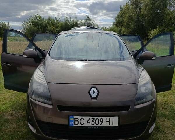 Коричневый Рено Гранд Сценик, объемом двигателя 1.5 л и пробегом 210 тыс. км за 6800 $, фото 2 на Automoto.ua