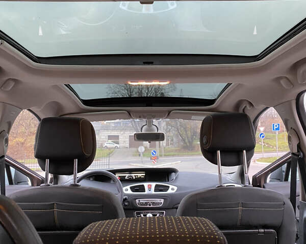 Коричневый Рено Гранд Сценик, объемом двигателя 1.4 л и пробегом 181 тыс. км за 6100 $, фото 13 на Automoto.ua