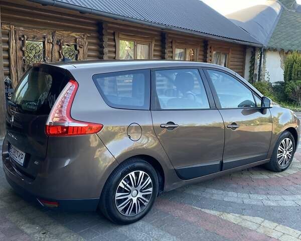 Коричневый Рено Гранд Сценик, объемом двигателя 1.46 л и пробегом 310 тыс. км за 6600 $, фото 4 на Automoto.ua