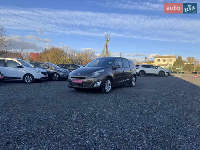 Рено Гранд Сценик 2010 в Звенигородка на Automoto.ua Коричневый Рено Гранд Сценик, объемом двигателя 1.4 л и пробегом 140 тыс. км за 6990 $, фото 1 на Automoto.ua