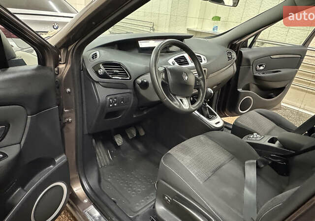 Коричневый Рено Гранд Сценик, объемом двигателя 1.9 л и пробегом 287 тыс. км за 7200 $, фото 34 на Automoto.ua