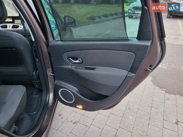 Коричневий Рено Гранд Сценік, об'ємом двигуна 1.5 л та пробігом 232 тис. км за 7550 $, фото 16 на Automoto.ua