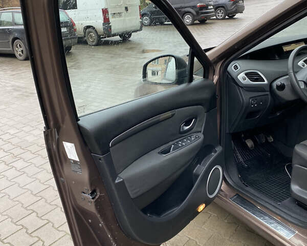 Коричневый Рено Гранд Сценик, объемом двигателя 1.5 л и пробегом 233 тыс. км за 6999 $, фото 17 на Automoto.ua