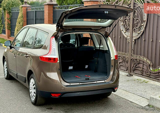 Коричневый Рено Гранд Сценик, объемом двигателя 1.4 л и пробегом 143 тыс. км за 7700 $, фото 9 на Automoto.ua