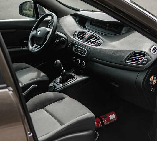 Коричневый Рено Гранд Сценик, объемом двигателя 1.5 л и пробегом 180 тыс. км за 7650 $, фото 24 на Automoto.ua