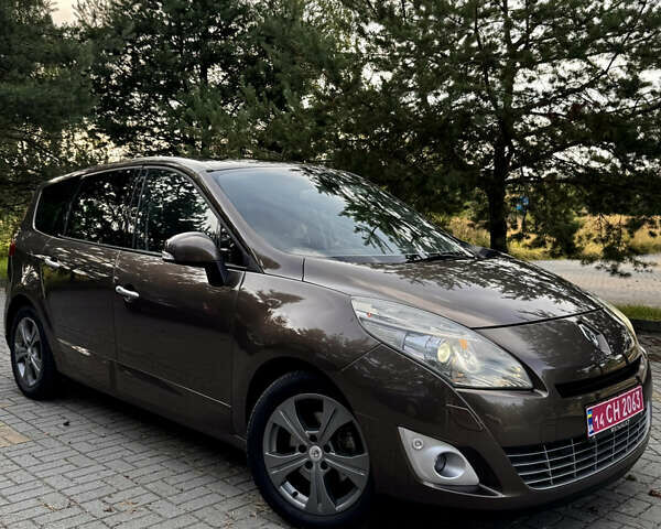 Коричневый Рено Гранд Сценик, объемом двигателя 2 л и пробегом 203 тыс. км за 8000 $, фото 6 на Automoto.ua