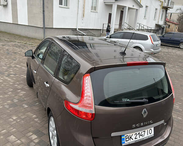 Коричневый Рено Гранд Сценик, объемом двигателя 1.4 л и пробегом 203 тыс. км за 6700 $, фото 6 на Automoto.ua