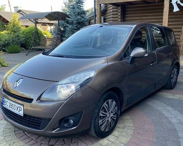 Коричневый Рено Гранд Сценик, объемом двигателя 1.46 л и пробегом 310 тыс. км за 6600 $, фото 2 на Automoto.ua