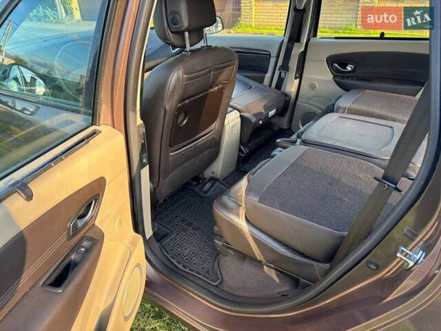 Коричневый Рено Гранд Сценик, объемом двигателя 1.4 л и пробегом 252 тыс. км за 5500 $, фото 18 на Automoto.ua