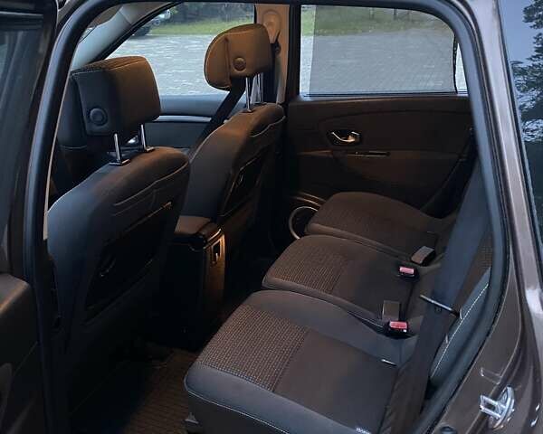 Коричневый Рено Гранд Сценик, объемом двигателя 1.4 л и пробегом 135 тыс. км за 6900 $, фото 11 на Automoto.ua