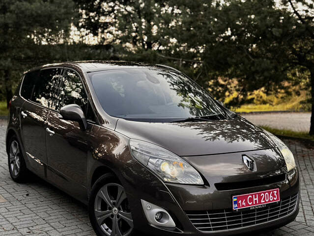 Коричневый Рено Гранд Сценик, объемом двигателя 2 л и пробегом 203 тыс. км за 8000 $, фото 7 на Automoto.ua