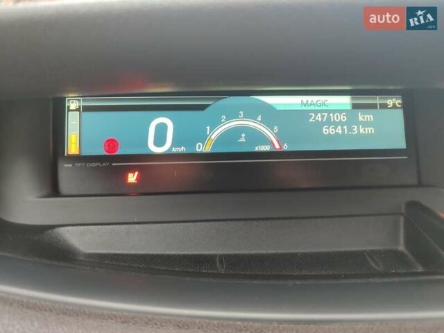 Коричневый Рено Гранд Сценик, объемом двигателя 1.9 л и пробегом 247 тыс. км за 7500 $, фото 20 на Automoto.ua