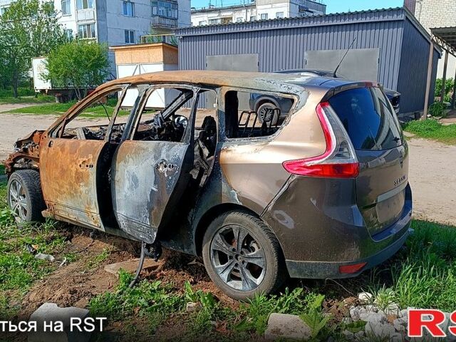Коричневий Рено Гранд Сценік, об'ємом двигуна 1.6 л та пробігом 180 тис. км за 800 $, фото 1 на Automoto.ua