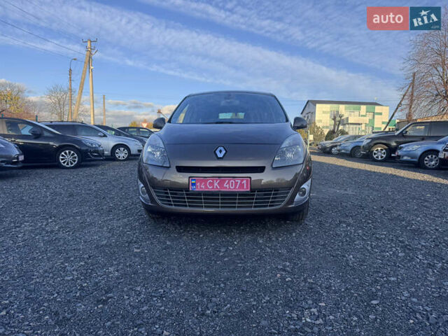 Рено Гранд Сценик 2010 в Звенигородка на Automoto.ua Коричневый Рено Гранд Сценик, объемом двигателя 1.4 л и пробегом 140 тыс. км за 6990 $, фото 3 на Automoto.ua