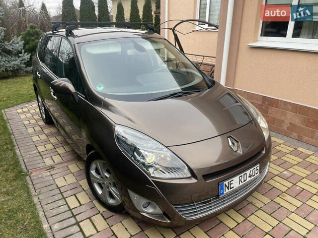 Коричневый Рено Гранд Сценик, объемом двигателя 2 л и пробегом 241 тыс. км за 8600 $, фото 18 на Automoto.ua