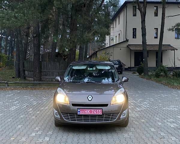 Коричневый Рено Гранд Сценик, объемом двигателя 1.4 л и пробегом 135 тыс. км за 6900 $, фото 1 на Automoto.ua
