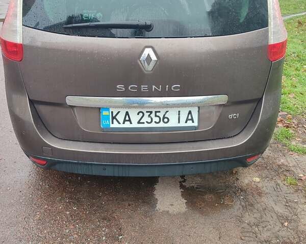 Коричневый Рено Гранд Сценик, объемом двигателя 1.9 л и пробегом 247 тыс. км за 7500 $, фото 6 на Automoto.ua