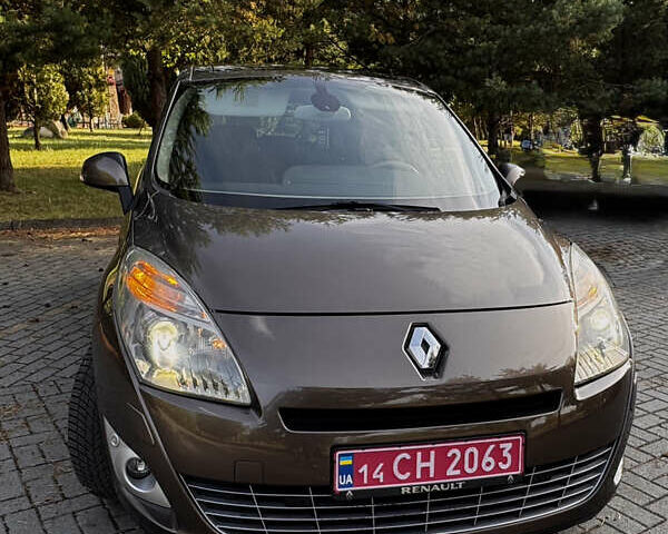 Коричневый Рено Гранд Сценик, объемом двигателя 2 л и пробегом 203 тыс. км за 8000 $, фото 4 на Automoto.ua