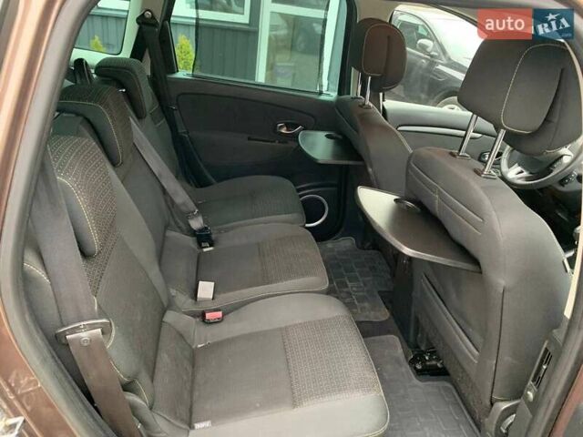 Коричневий Рено Гранд Сценік, об'ємом двигуна 1.87 л та пробігом 332 тис. км за 7499 $, фото 18 на Automoto.ua