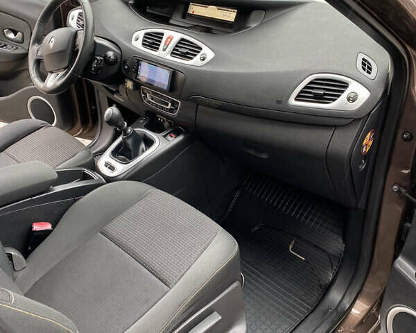 Коричневый Рено Гранд Сценик, объемом двигателя 1.5 л и пробегом 233 тыс. км за 6999 $, фото 29 на Automoto.ua